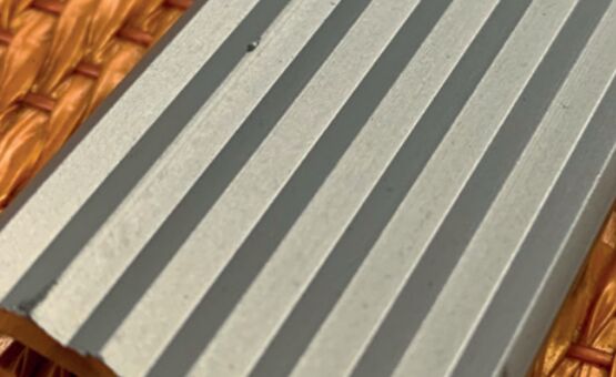 Plat de marche ALU anodisé à encastrer - produit présenté par ADESOL - TECNO-K