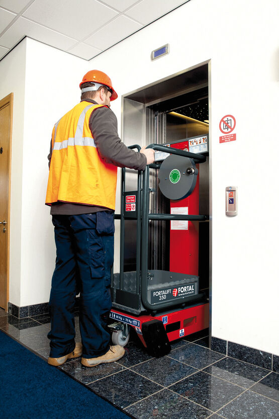 Plateforme élévatrice faible hauteur | FORTALIFT - produit présenté par FORTAL