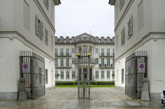 Plateforme monte voiture - produit présenté par SDEI / KLAUS MULTIPARKING FRANCE