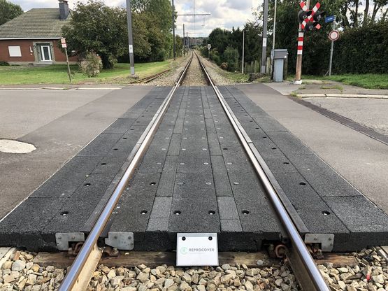  Platelage (passage à niveau) | DIPOSTEL - DIPOSTEL