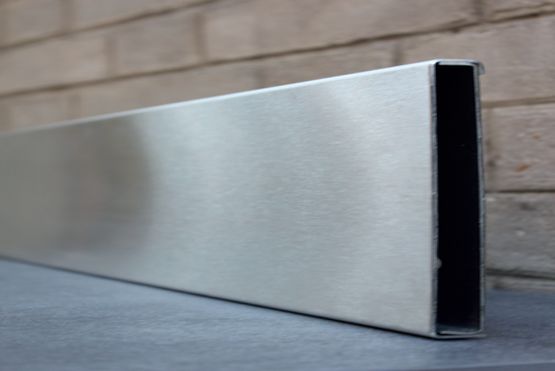  Plinthe de protection décorative en INOX et 100% personnalisable - ADESOL - TECNO-K