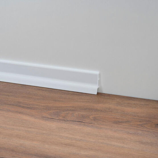 Plinthe en PVC expansé | PVC LINE 8602 résistante aux chocs pour sols flottants