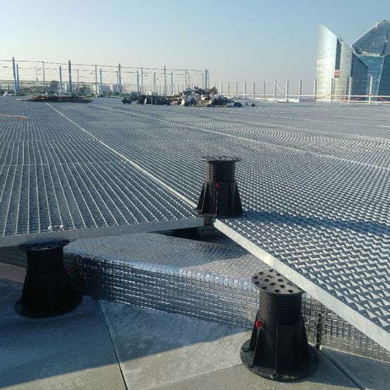  Plot réglable de 55 à 85 mm pour les terrasses hors standard | BC-3 - BUZON PEDESTAL INTERNATIONAL
