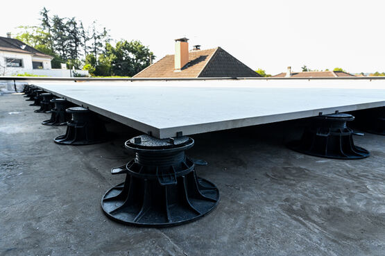  Plots dalles pour toitures-terrasses | OCAPE - Plots pour terrasses