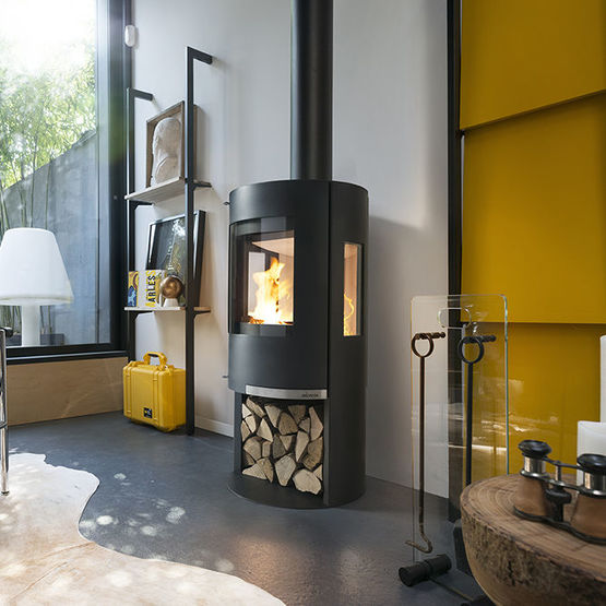 Poêle à bois 6 kW en acier avec foyer en béton réfractaire | Onsen 6488-10- produit présenté par INVICTA