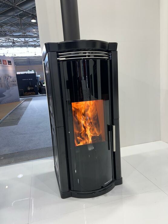 Poêle à bois avec technologie Wood 8 kW | ELEGANCE  - MORETTIDESIGN FRANCE & BELGIQUE