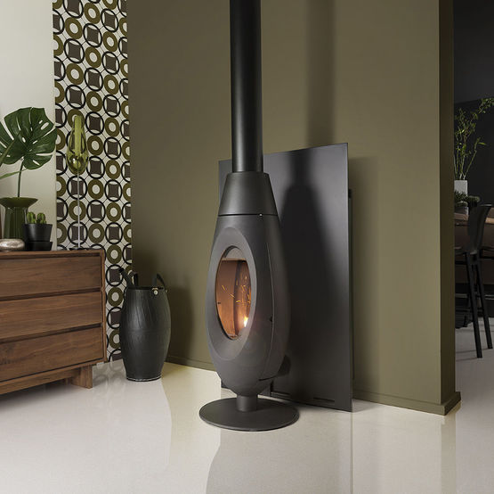 poêle a pellets en fin de stock EFIAMMA READY 7 Kw , poêle a granulés de  bois en fin de série avec ventilation