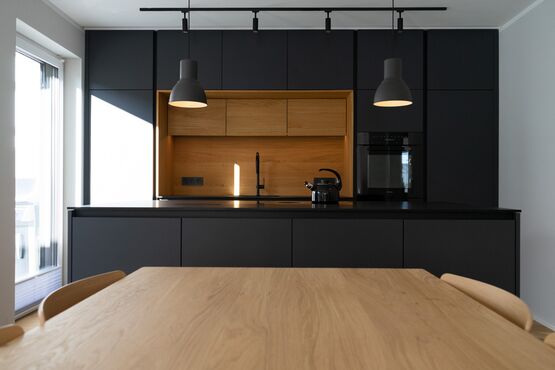 Polyrey met en lumière l’élégance et la durabilité du bois avec ses décors exclusifs | FOCUS BOIS - produit présenté par POLYREY