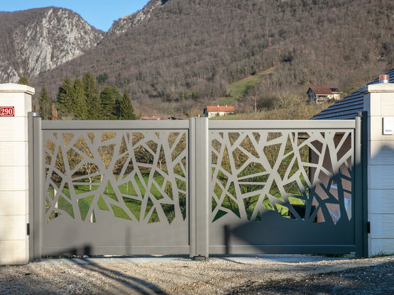 Portail Aluminium A Decoupe Laser Awenig Kostum Groupe Cadiou Portail Aluminium A Decoupe Laser Awenig Kostum Groupe Cadiou
