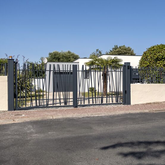  Portail aluminium battant ou coulissant sur mesure | DUNE - KOSTUM  MAISON CADIOU