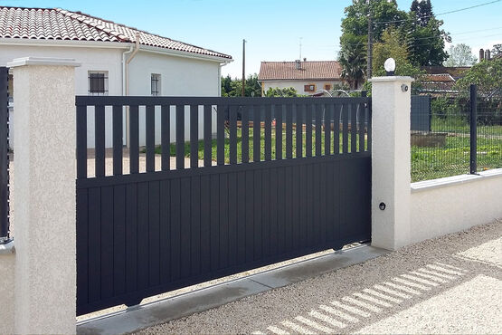  Portail Aluminium Coulissant | Portail coulissant Résidentiel - QUAGLIA DIFFUSION