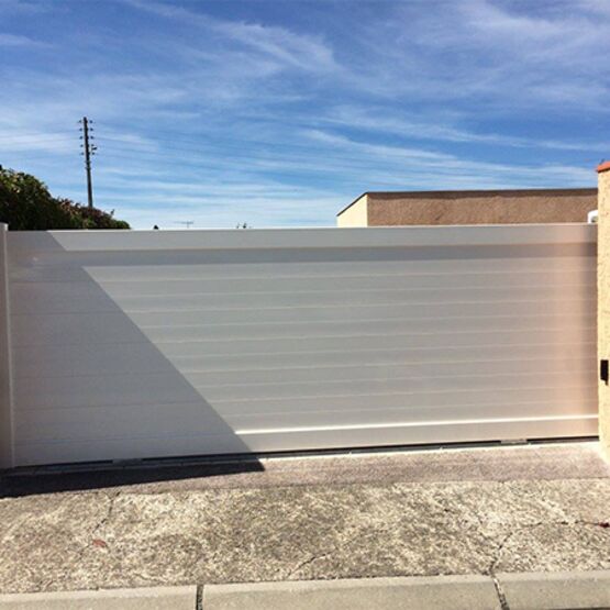 Portail Aluminium Coulissant | Portail coulissant Résidentiel - produit présenté par QUAGLIA DIFFUSION