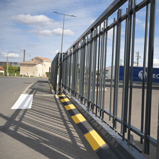  Portail autoportant | ÉTIAGE  - QUAGLIA DIFFUSION