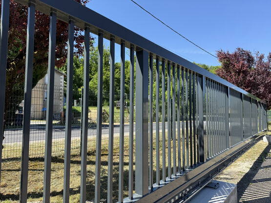  Portail autoportant I Solano® 190 Plug and Play - EUROFENCE