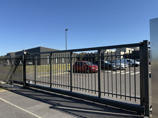 Portail autoportant I Solano CXC® Plug and Play