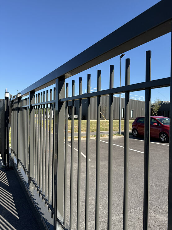  Portail autoportant I Solano CXC® Plug and Play - EUROFENCE