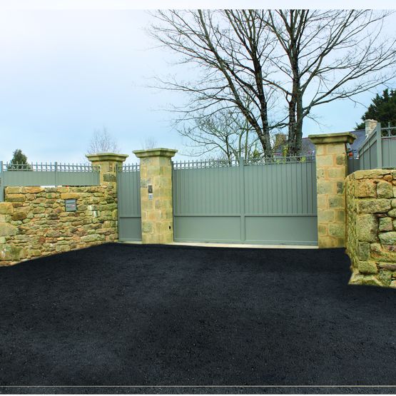  Portail battant ou coulissant aluminium gamme Tradition | PONT-AVEN - Portails aluminium