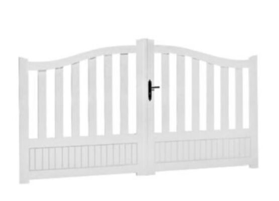 Portail battant PVC sur-mesure | Bréhat