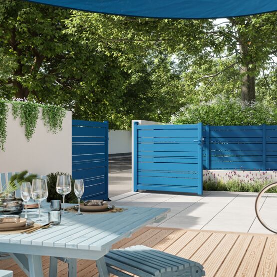 Portail en aluminium avec lames ajourées de différentes largeurs  | SPAS