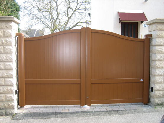 Portail en aluminium classique | Zenox Discrétion - Portails aluminium