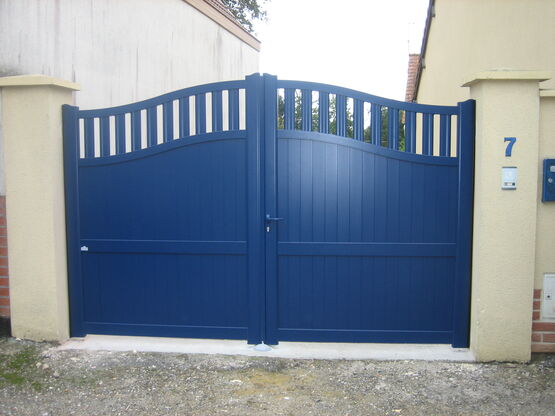 Portail en aluminium | Collection Harmonie - produit présenté par TSCHOEPPÉ