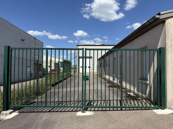  Portail et Portillon Pivotant - EUROFENCE