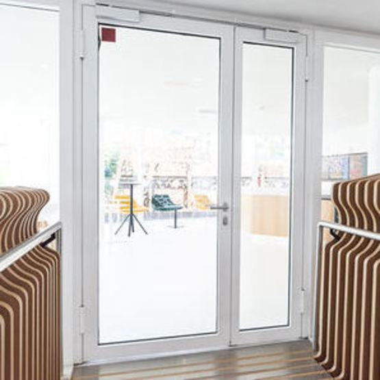 Porte 1 vantail vitrée coupe-feu en aluminium pour tous les projets | PORTE 1 VANTAIL ALUPROTEC