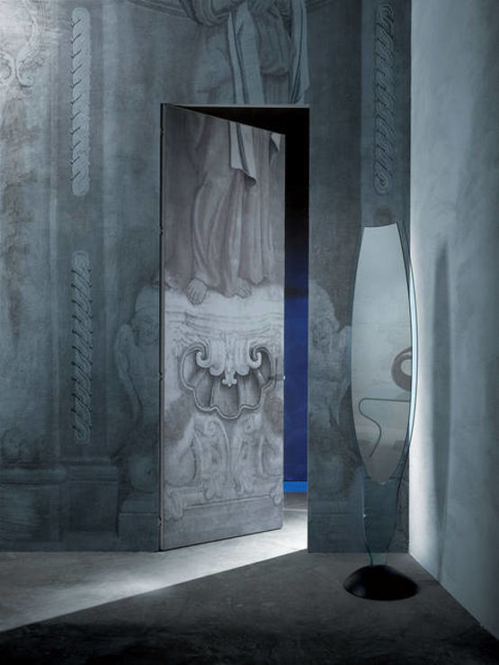 Porte battante affleurante au mur sans couvre-joints| Essential portes à battant - produit présenté par SCRIGNO 