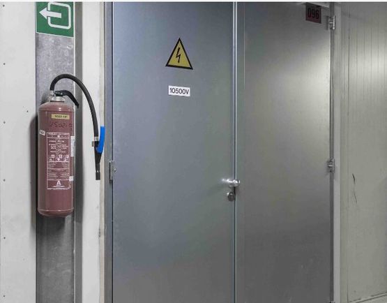 Porte battante modulaire et coupe-feu sur mesure concept Metal + | WINLOCK - WINLOCK SYSTEMS SARL