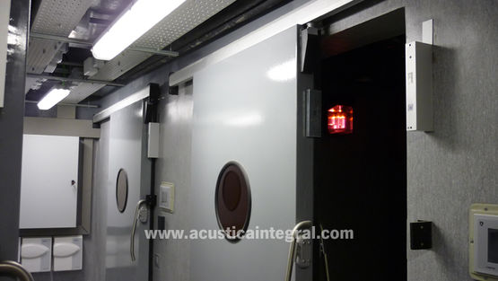 Porte coulissante acoustique | RSR - produit présenté par ACUSTICA INTEGRAL