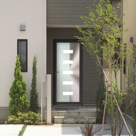  Porte d’entrée en aluminium à vitrage décoratif | Batistyl Habitat - BATISTYL HABITAT