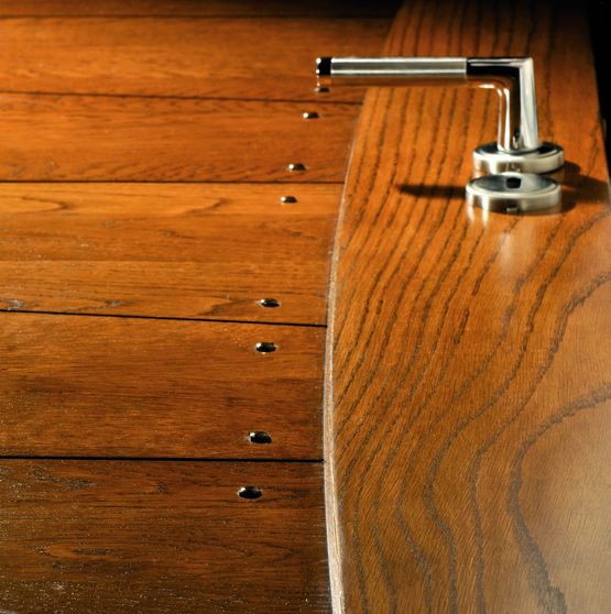  Porte d&#039;intérieur style vintage en chêne à finition brossée ou patinée | Ambata  - Porte de distribution en bois