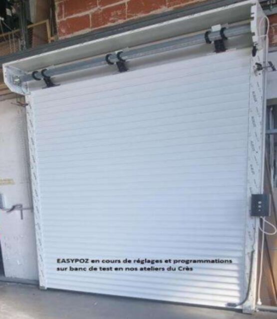  Porte de garage enroulable aluminium | EASYPOZ motorisée isolée - CT FERMETURES