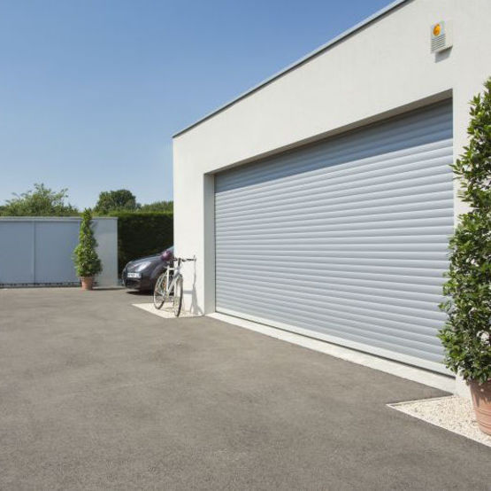 Porte de garage sur mesure aluminium isolée lame de 77mm