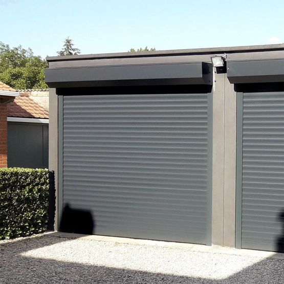 Porte de garage enroulable sur mesure en aluminium | Alsol - produit présenté par ALSOL.FR