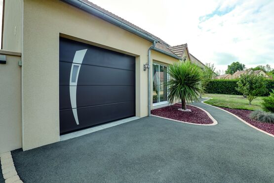  Porte de garage sectionnelle à refoulement sous plafond | CARSEC PRO - SOPROFEN