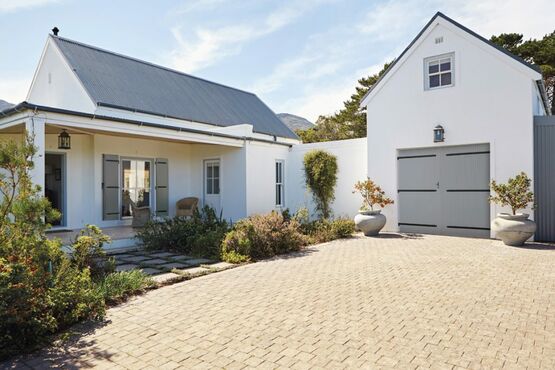  Porte de garage traditionnelle 2 vantaux en aluminium | Vénus  - SOTHOFERM