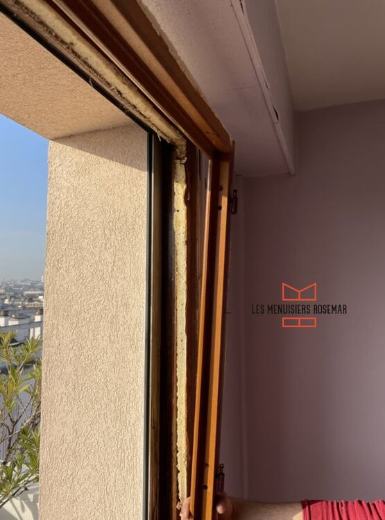  Porte-fenêtre bois lasuré | Menuiserie extérieure performante pour rénovation - LES MENUISIERS ROSEMAR