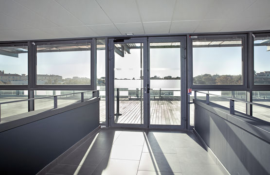 Porte lourde aluminium Grand Trafic, Classe 8 | CUZCO - Série 716PL- produit présenté par PROFILS SYSTÈMES