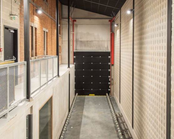 Porte sectionnelle antieffraction sur mesure avec option coupe-feu | SAFE LOCK - WINLOCK SYSTEMS SARL