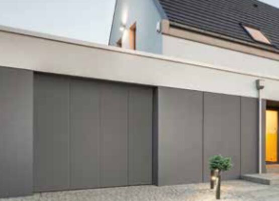 Porte sectionnelle de garage sur mesure à ouverture latérale | Carsec PRO latérale - produit présenté par SOPROFEN