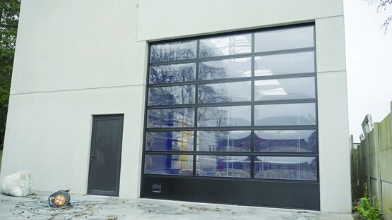 Porte sectionnelle en aluminium à panneaux en verre acrylique | I-14F Frame