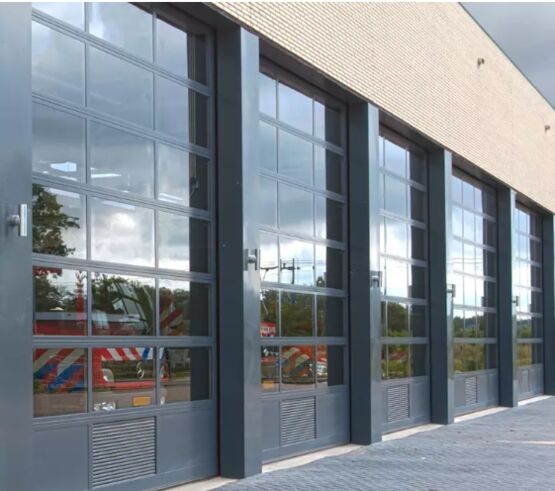 Porte sectionnelle industrielle vitrée | Panneaux aluminium avec remplissage transparent