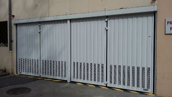 Portes accordéon automatiques avec ou sans ventilation barreaudée | SAFIR W724 - Autres types de portes de garage