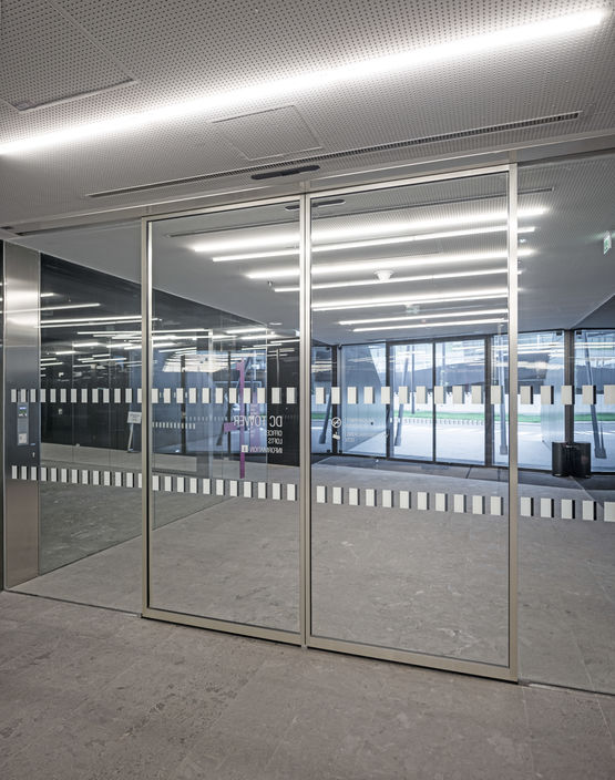 Portes automatiques coulissantes Slimdrive SL NT, pour l'accès des ERP