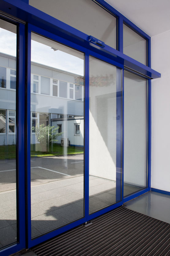 Portes automatiques coulissantes Slimdrive SL NT, pour l'accès des ERP