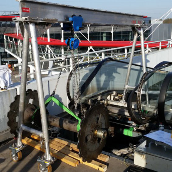  Portique de manutention manuel et autonome en aluminium | Portique de Levage 1 T - Equipement mobile de chantier