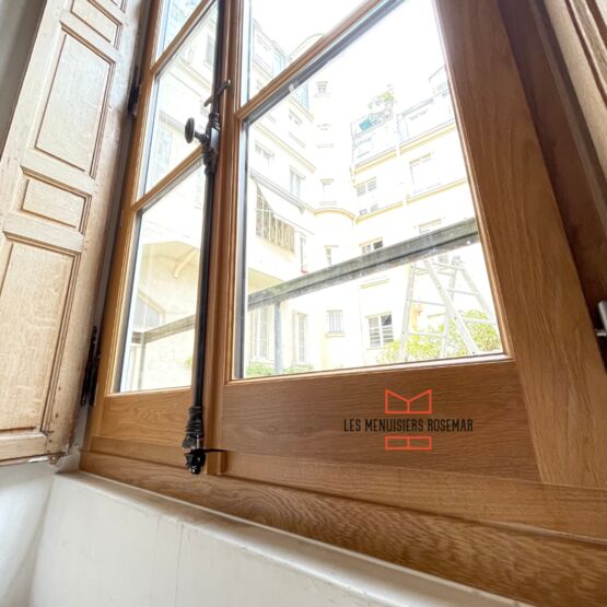 Pose de 7 Fenêtres grandes en bois bicolores | Expertise Rosemar en menuiseries Cocoon Atlantem - produit présenté par LES MENUISIERS ROSEMAR