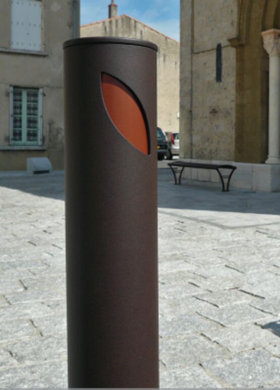 Potelet de voirie | Potelet Amande en acier avec insert inox décoratif