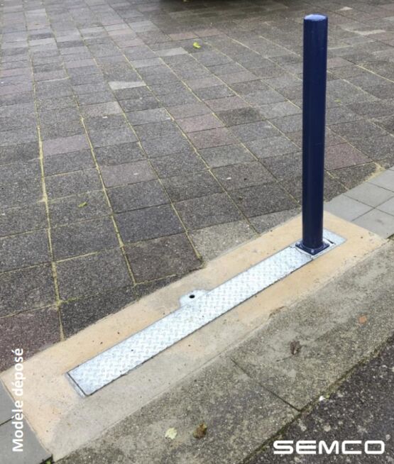 Potelet rabattable | Potelet de voirie rabattable en acier avec caisson encastré